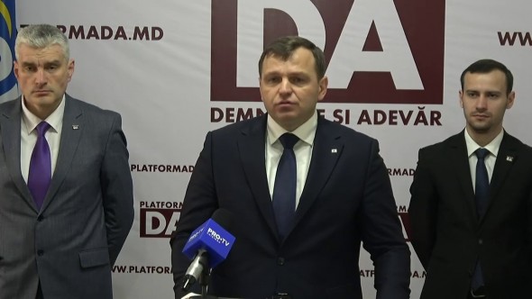 LIVE // Declarația fracțiunii Partidului Platforma Demnitate și Adevăr după discuțiile PDM-PAS-PSRM-PPPDA